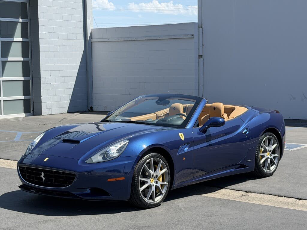 2012 Ferrari California Roadster photo 2