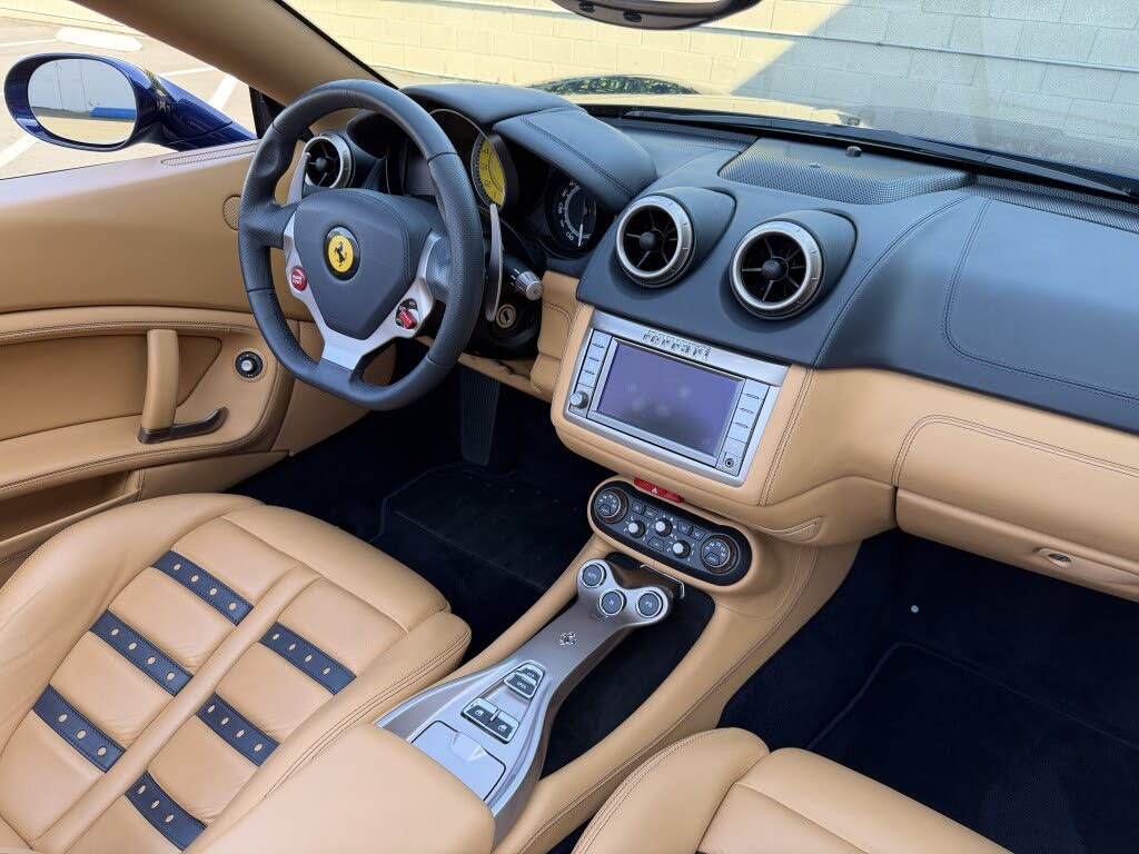 2012 Ferrari California Roadster photo 15