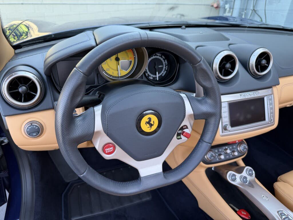 2012 Ferrari California Roadster photo 16