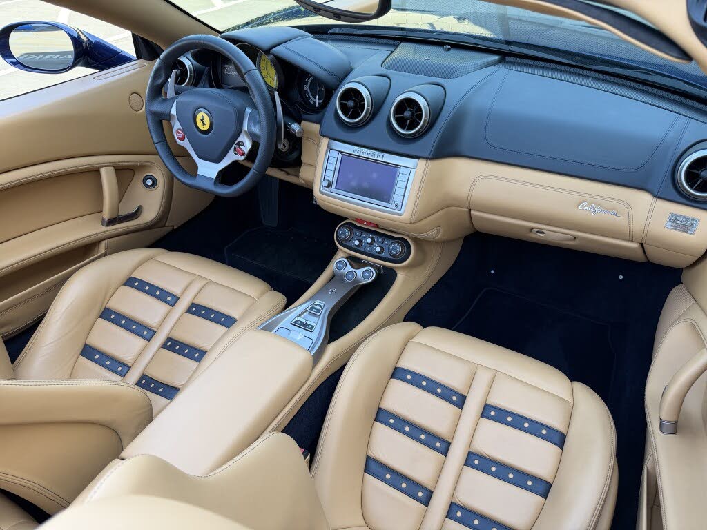 2012 Ferrari California Roadster photo 8