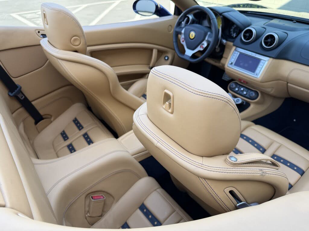 2012 Ferrari California Roadster photo 9