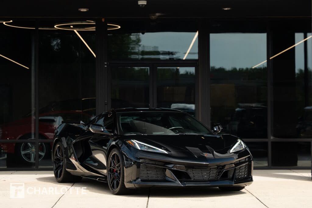 2023 Chevrolet Corvette Z06 3LZ Coupe RWD photo 2