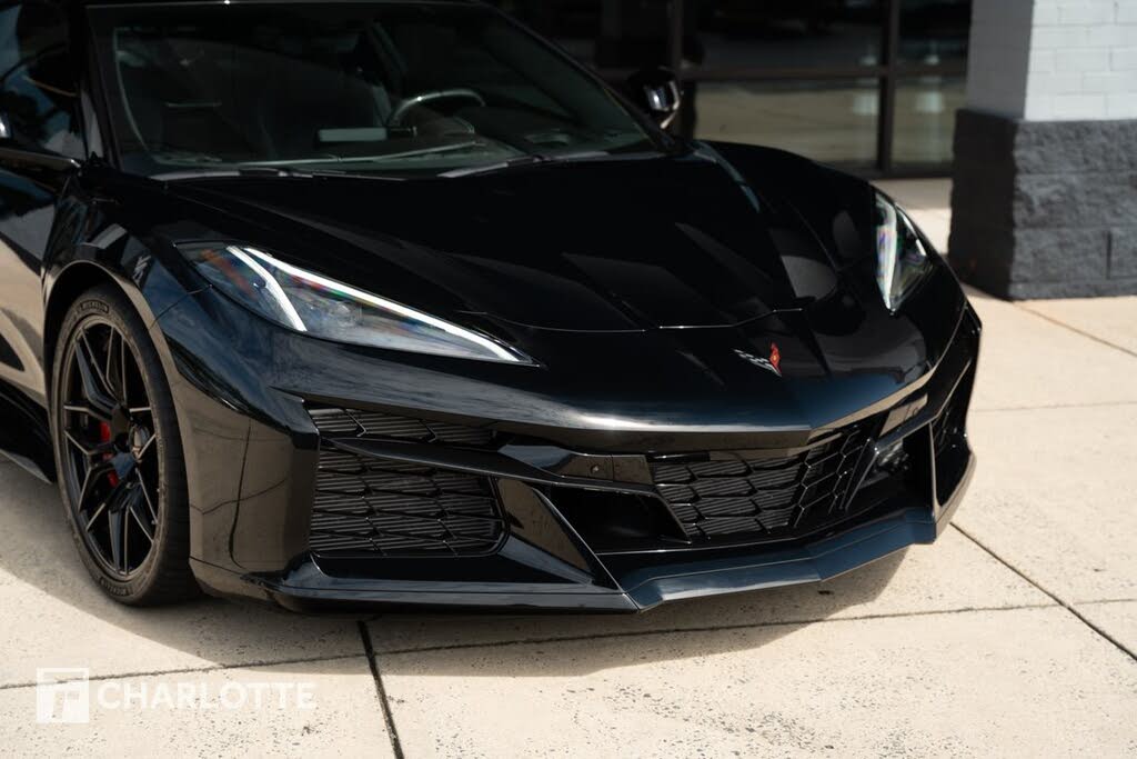 2023 Chevrolet Corvette Z06 3LZ Coupe RWD photo 3