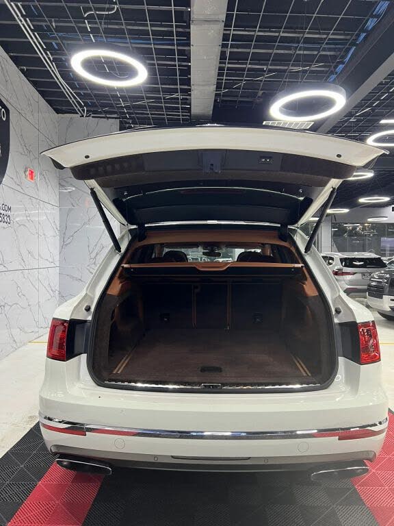 2018 Bentley Bentayga W12 Signature Edition AWD photo 13 of 24