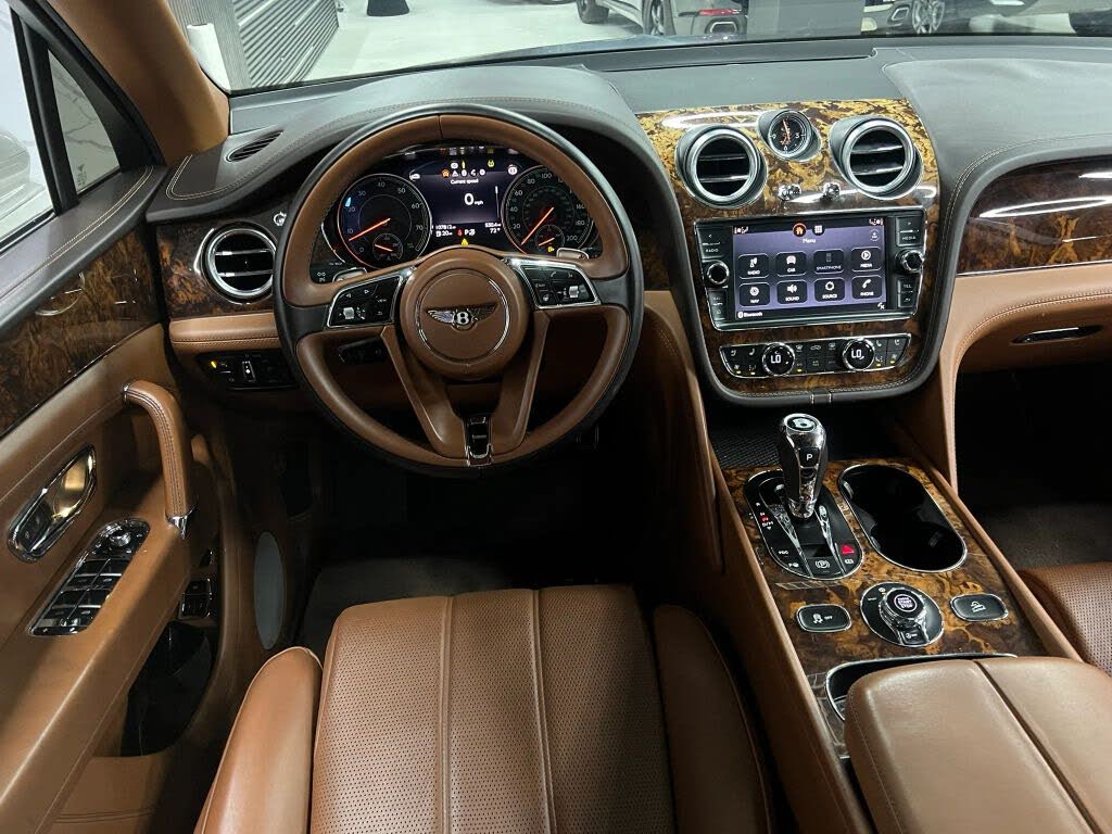 2018 Bentley Bentayga W12 Signature Edition AWD photo 18 of 24