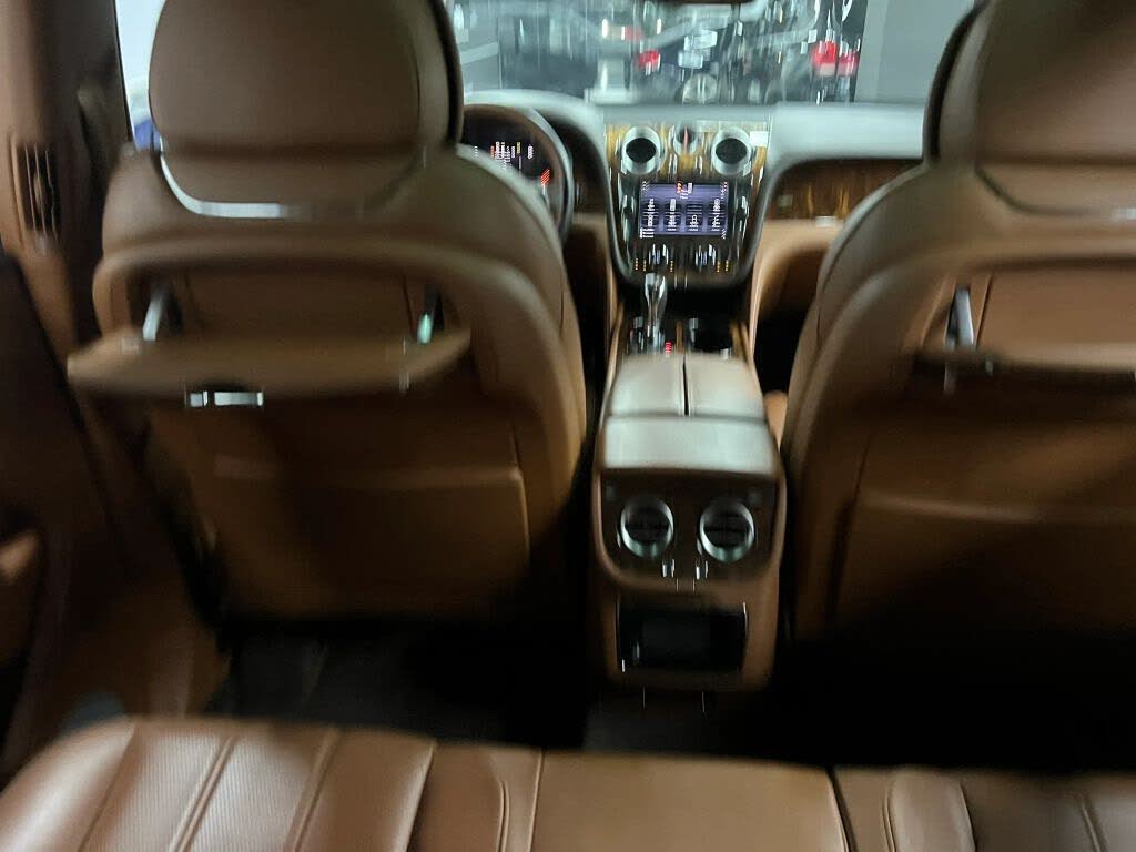 2018 Bentley Bentayga W12 Signature Edition AWD photo 22 of 24