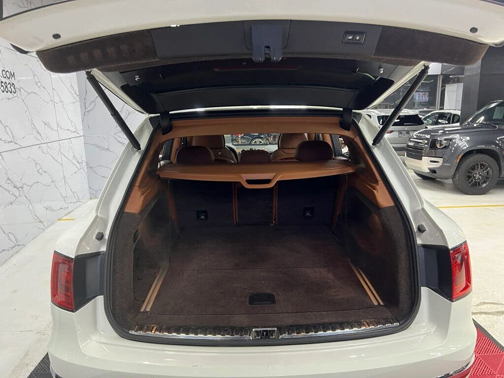 2018 Bentley Bentayga W12 Signature Edition AWD photo 23 of 24