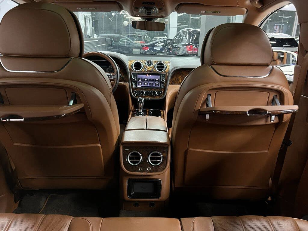 2018 Bentley Bentayga W12 Signature Edition AWD photo 24 of 24