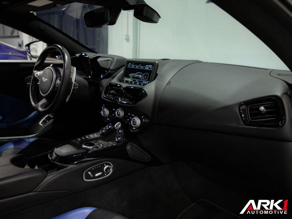 2020 Aston Martin Vantage RWD photo 9