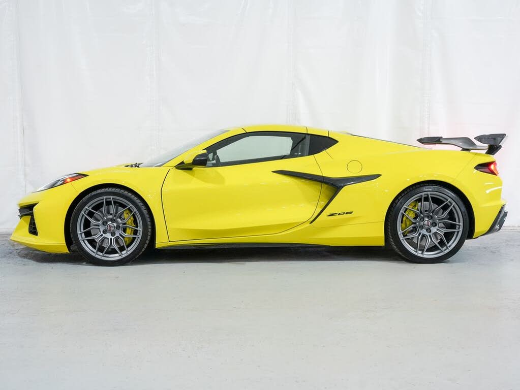 2023 Chevrolet Corvette Z06 3LZ Coupe RWD photo 2