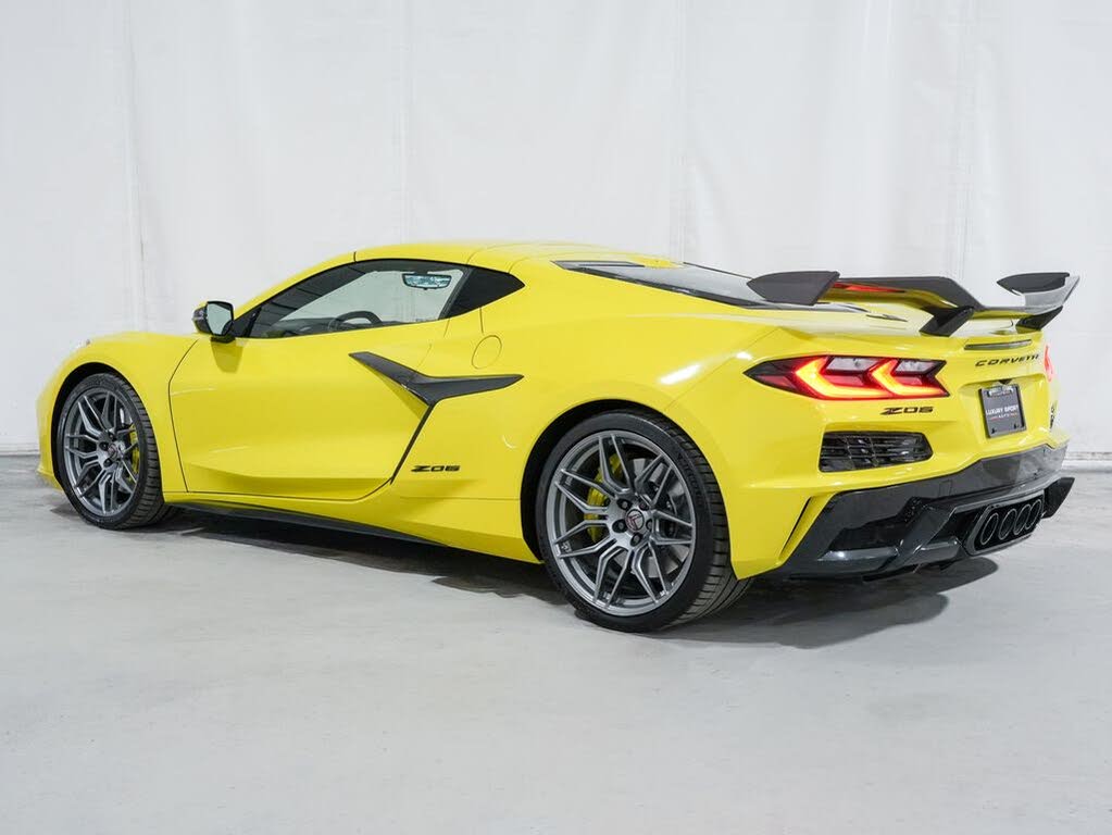 2023 Chevrolet Corvette Z06 3LZ Coupe RWD photo 3