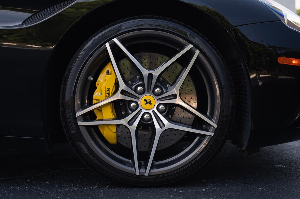 2017 Ferrari California T Roadster photo 18