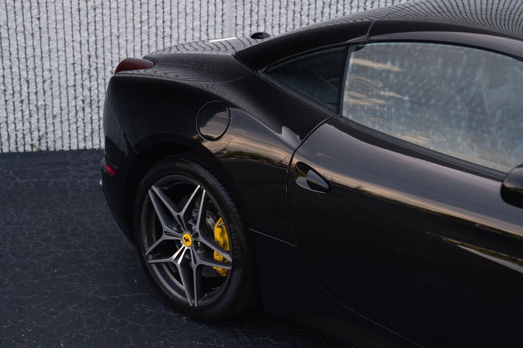 2017 Ferrari California T Roadster photo 24