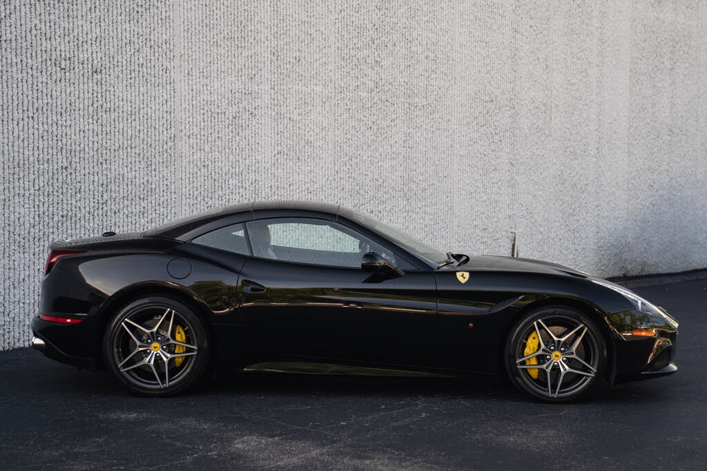 2017 Ferrari California T Roadster photo 6
