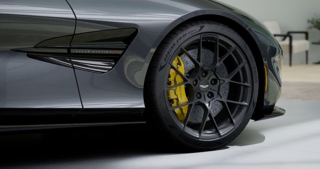 2026 Aston Martin Vanquish Volante RWD photo 4