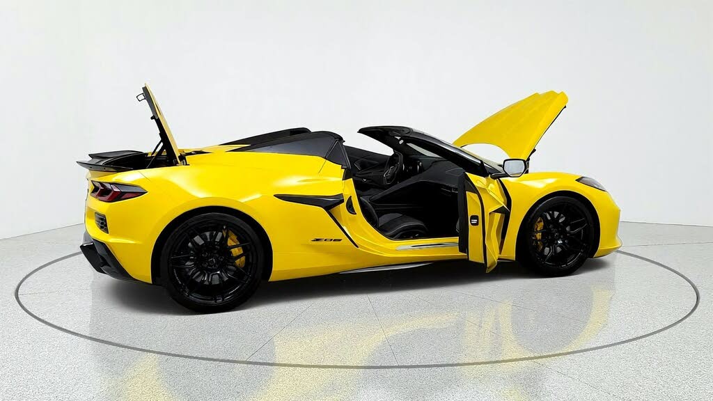 2025 Chevrolet Corvette Z06 2LZ Convertible RWD photo 13