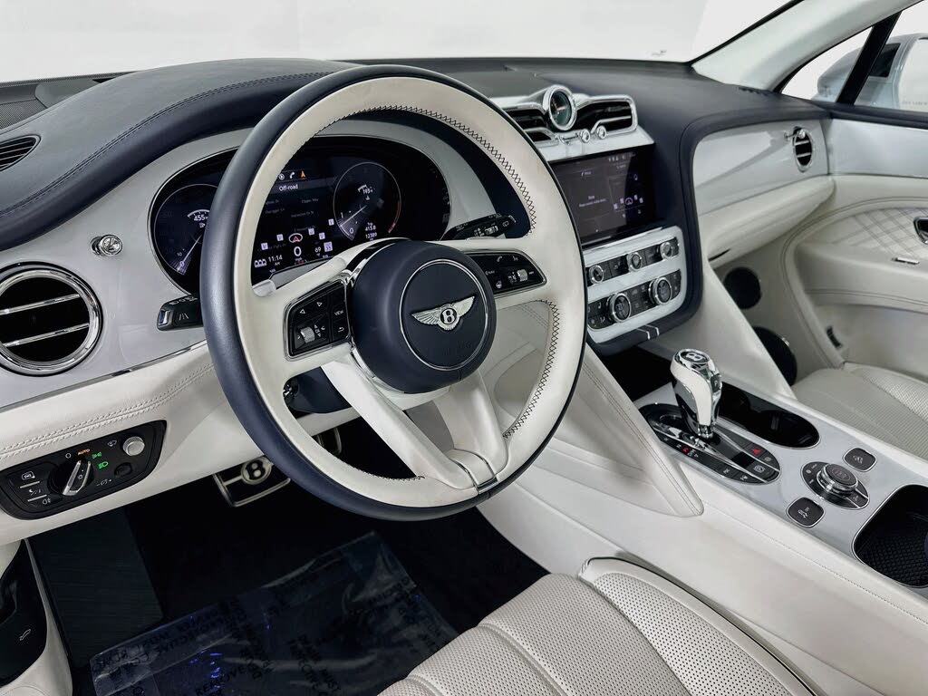 2023 Bentley Bentayga Azure V8 AWD photo 12