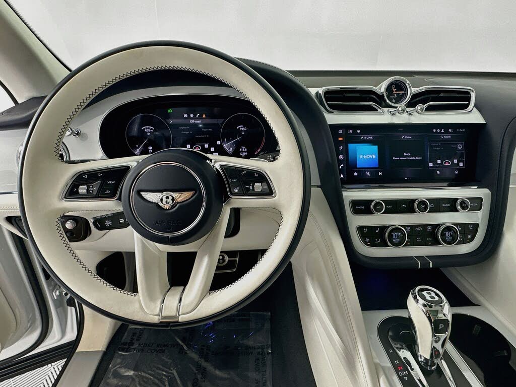 2023 Bentley Bentayga Azure V8 AWD photo 13