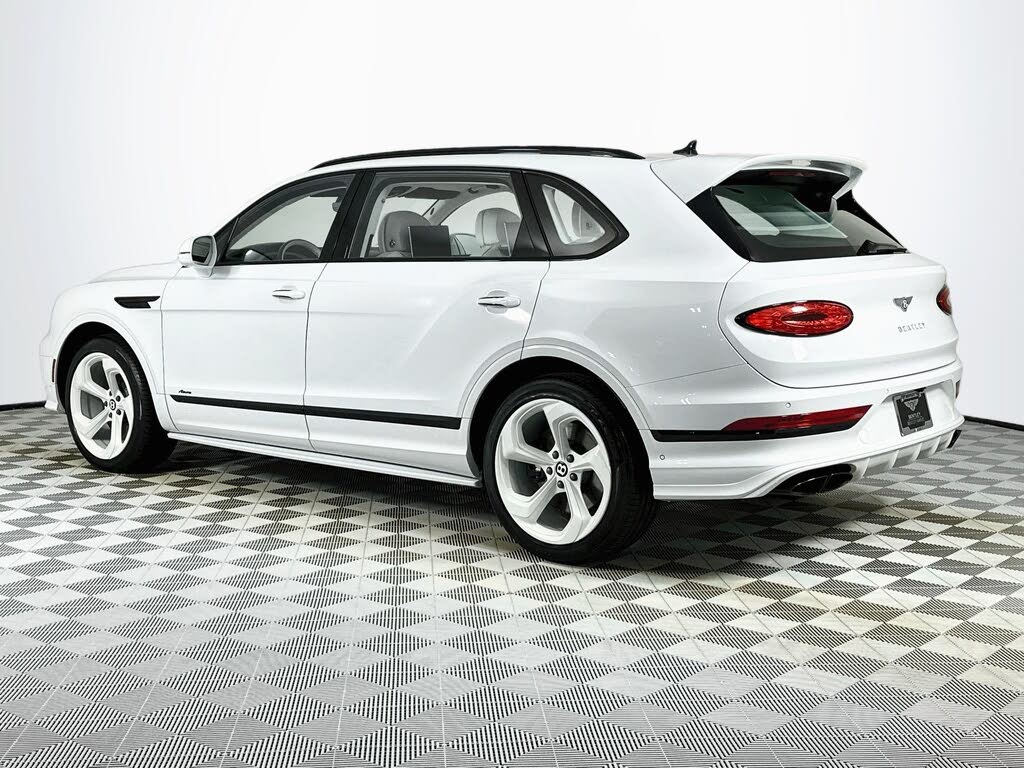 2023 Bentley Bentayga Azure V8 AWD photo 3