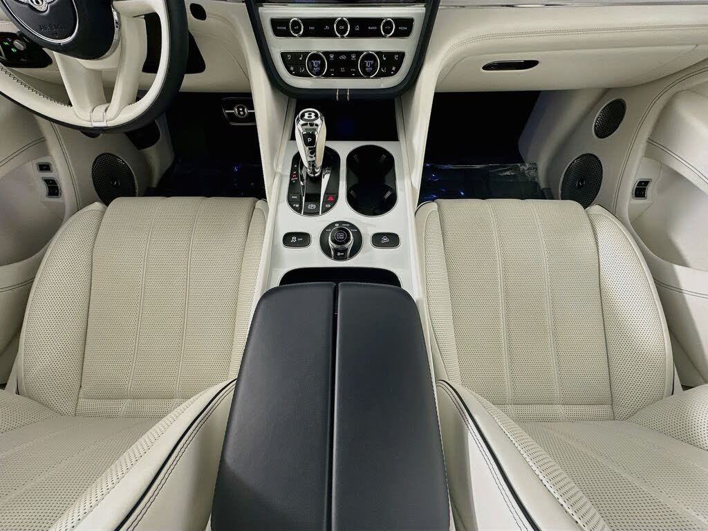 2023 Bentley Bentayga Azure V8 AWD photo 22