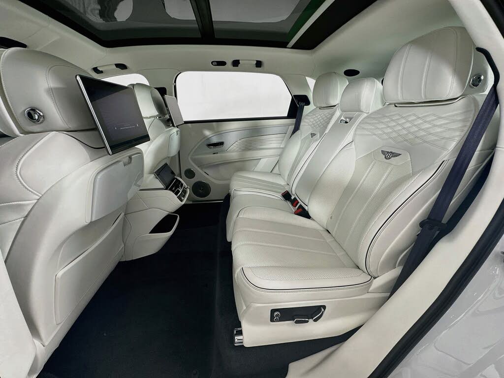 2023 Bentley Bentayga Azure V8 AWD photo 23