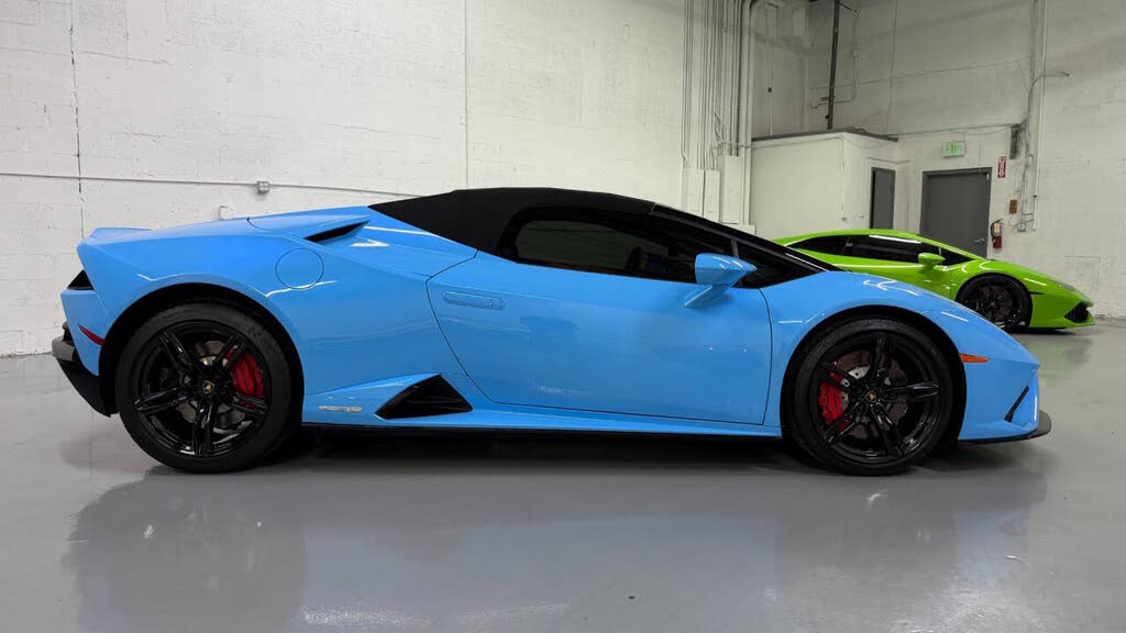 2020 Lamborghini Huracan LP 610-2 EVO Spyder Convertible RWD photo 11 of 24