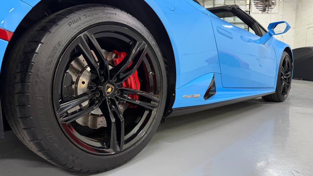 2020 Lamborghini Huracan LP 610-2 EVO Spyder Convertible RWD photo 12 of 24