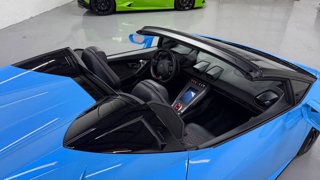 2020 Lamborghini Huracan LP 610-2 EVO Spyder Convertible RWD photo 13 of 24