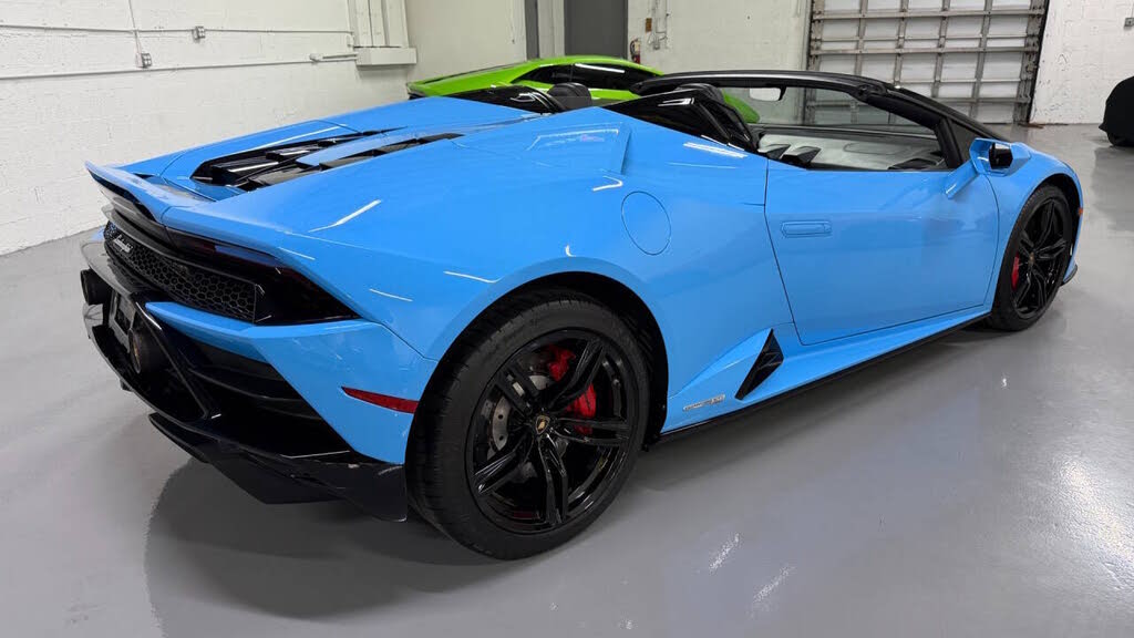 2020 Lamborghini Huracan LP 610-2 EVO Spyder Convertible RWD photo 17 of 24