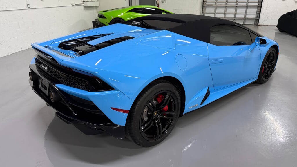 2020 Lamborghini Huracan LP 610-2 EVO Spyder Convertible RWD photo 18 of 24