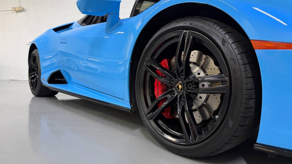 2020 Lamborghini Huracan LP 610-2 EVO Spyder Convertible RWD photo 9 of 24