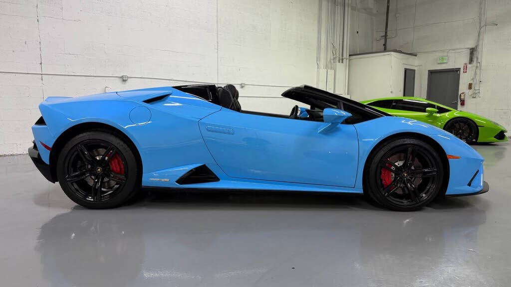 2020 Lamborghini Huracan LP 610-2 EVO Spyder Convertible RWD photo 10 of 24