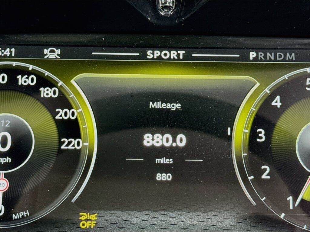 2026 Aston Martin Vantage Roadster RWD photo 12