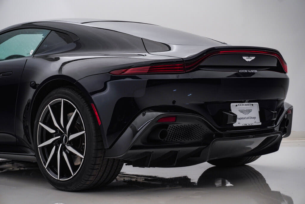 2019 Aston Martin Vantage RWD photo 11
