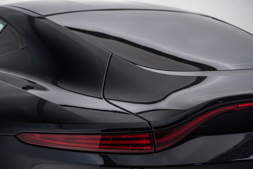 2019 Aston Martin Vantage RWD photo 13