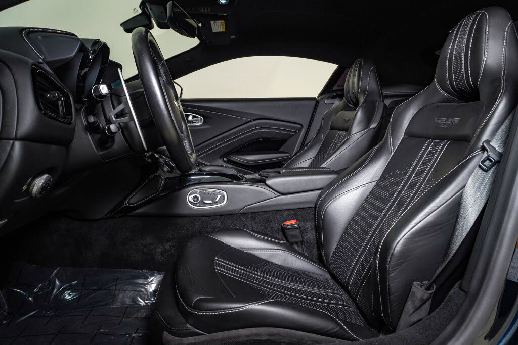 2019 Aston Martin Vantage RWD photo 20