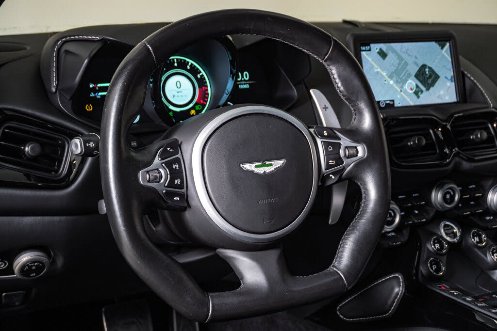 2019 Aston Martin Vantage RWD photo 24