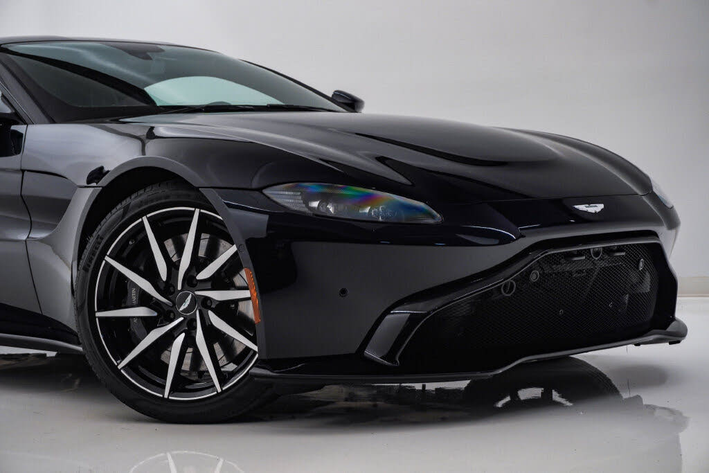 2019 Aston Martin Vantage RWD photo 4