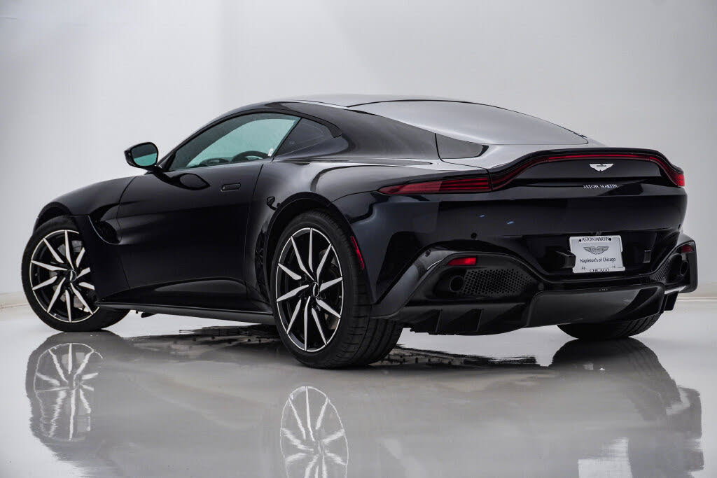 2019 Aston Martin Vantage RWD photo 8