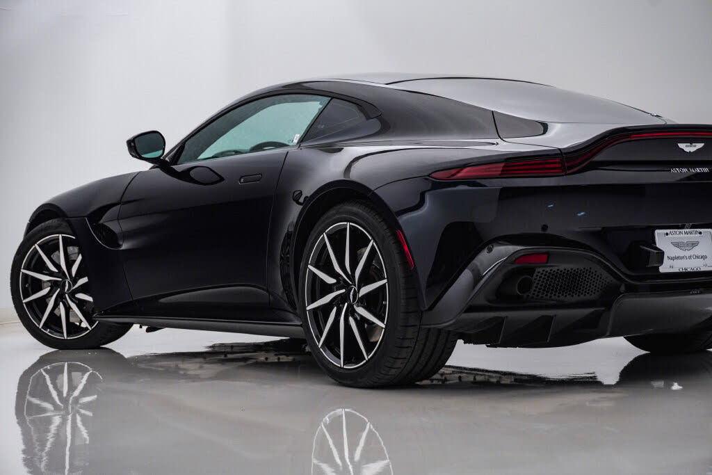 2019 Aston Martin Vantage RWD photo 9