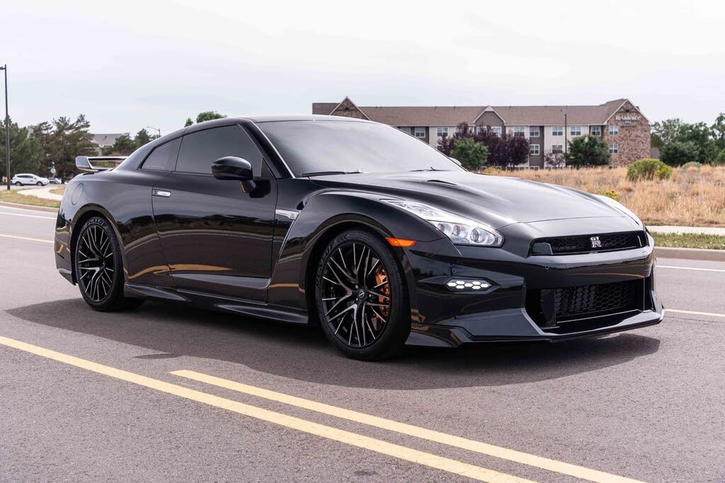 2024 Nissan GT-R Premium AWD
