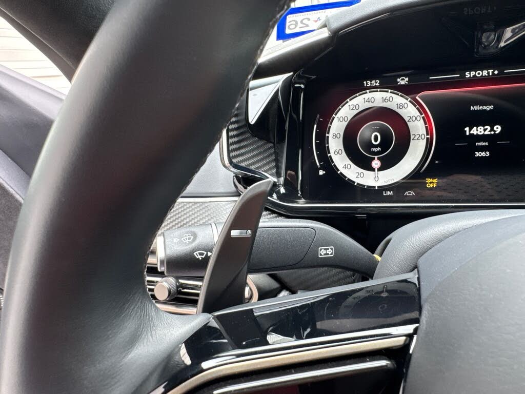 2025 Aston Martin Vantage Coupe RWD photo 20