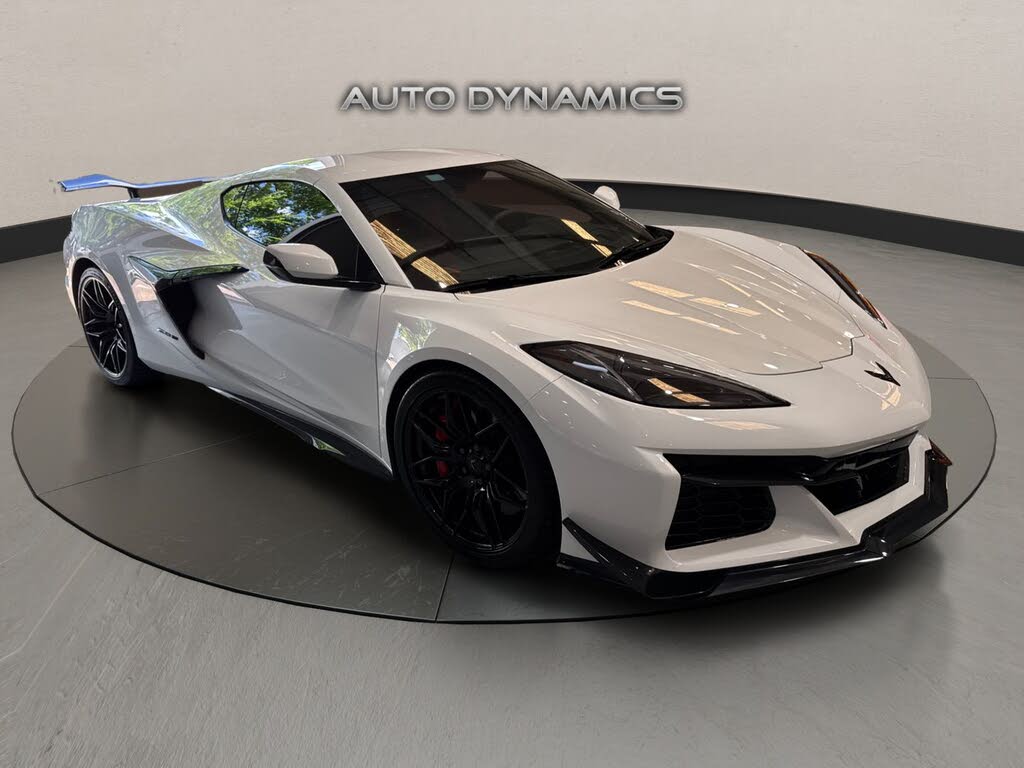 2023 Chevrolet Corvette Z06 2LZ Coupe RWD photo 3