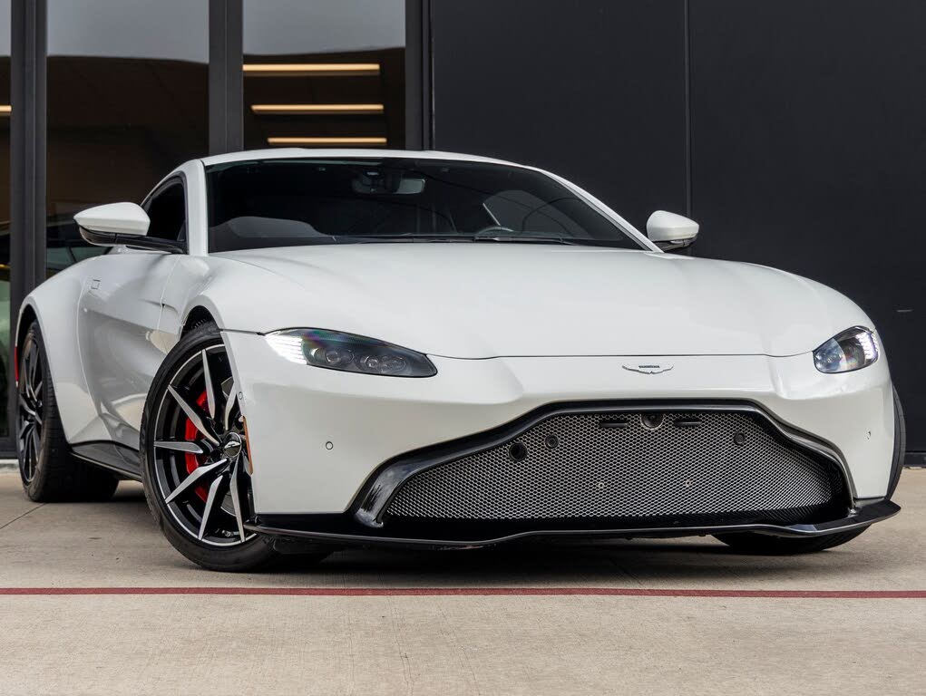 2019 Aston Martin Vantage RWD photo 2