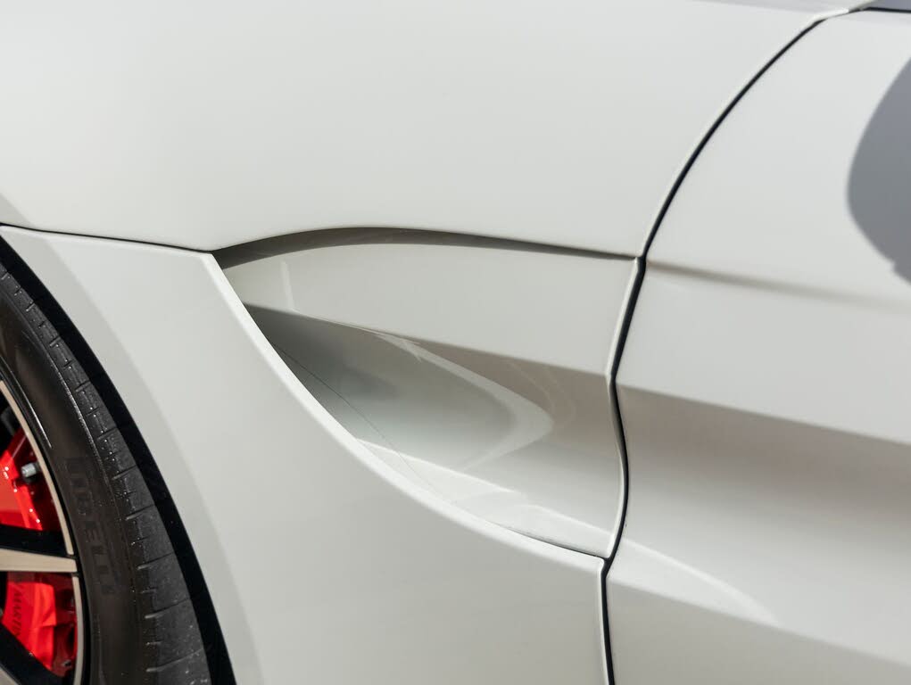 2019 Aston Martin Vantage RWD photo 13
