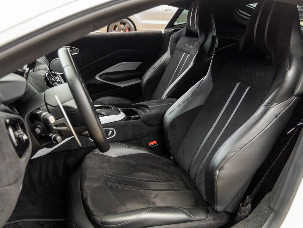 2019 Aston Martin Vantage RWD photo 23
