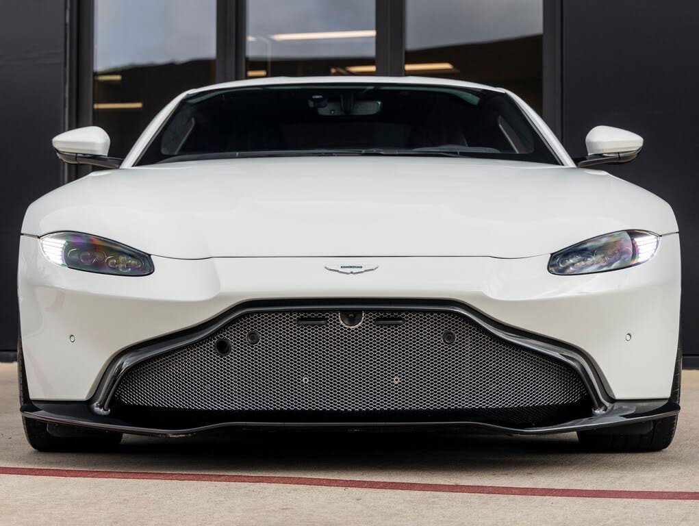 2019 Aston Martin Vantage RWD photo 4