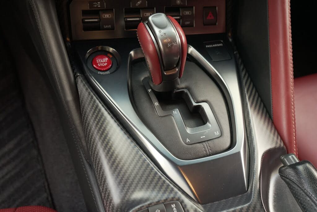 2020 Nissan GT-R Premium AWD photo 17