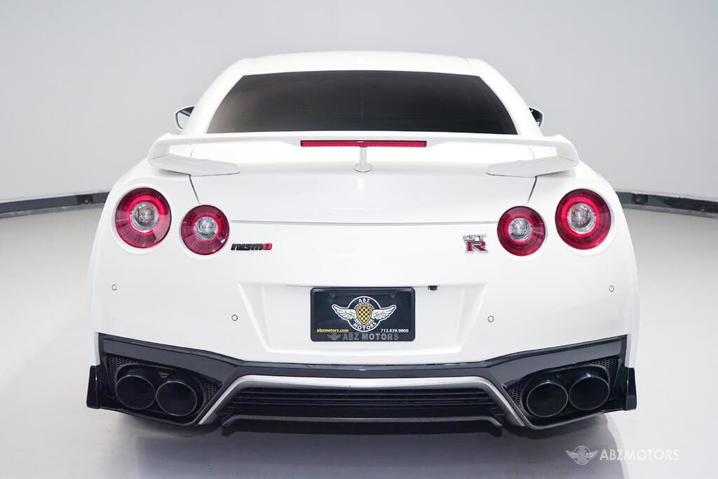 2020 Nissan GT-R Premium AWD photo 7