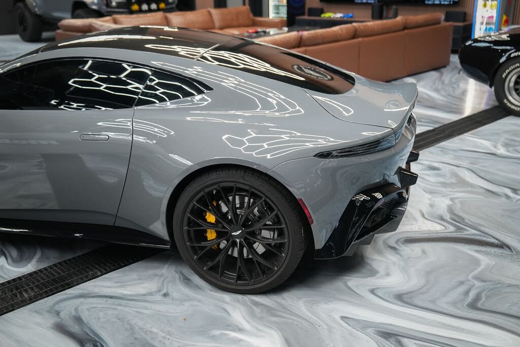 2023 Aston Martin Vantage V8 Coupe RWD photo 17